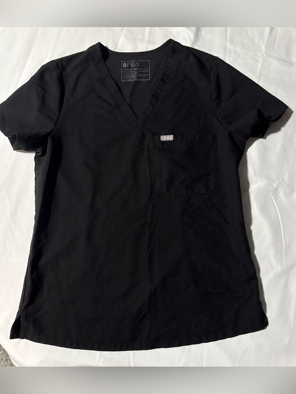 Figs Men’s Black V-Neck Pocket Tee